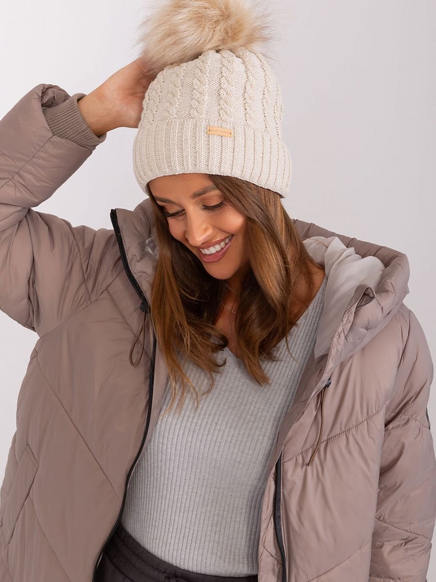 Cap model 187438 Rue Paris